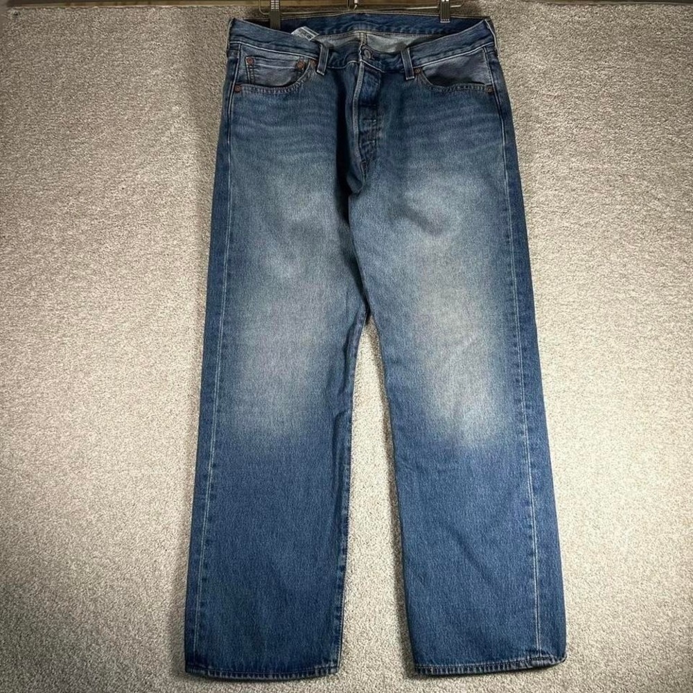 Vintage 2000s Levi's 501 fade washed straight leg denim jeans pants